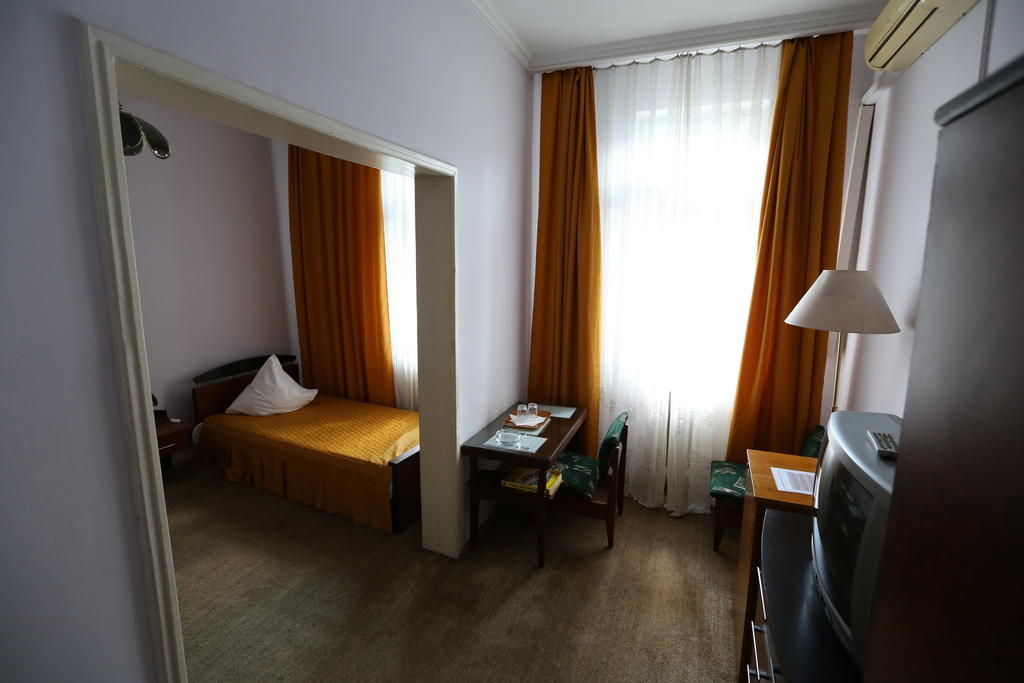 Banat Hotel Bucarest Habitación foto