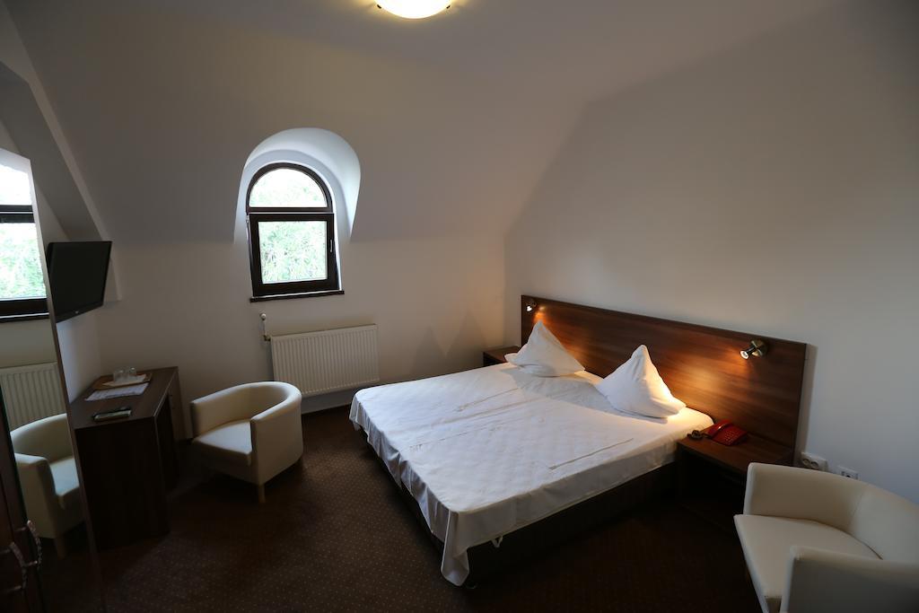 Banat Hotel Bucarest Exterior foto